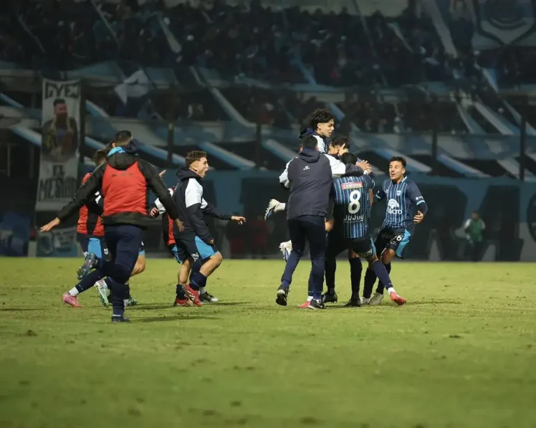 Gimnasia de Jujuy cambió el partido en el segundo tiempo y defendió…