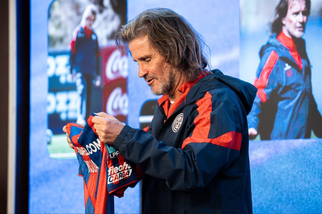 Insua inició su tercer ciclo en San Lorenzo con los playoffs como…
