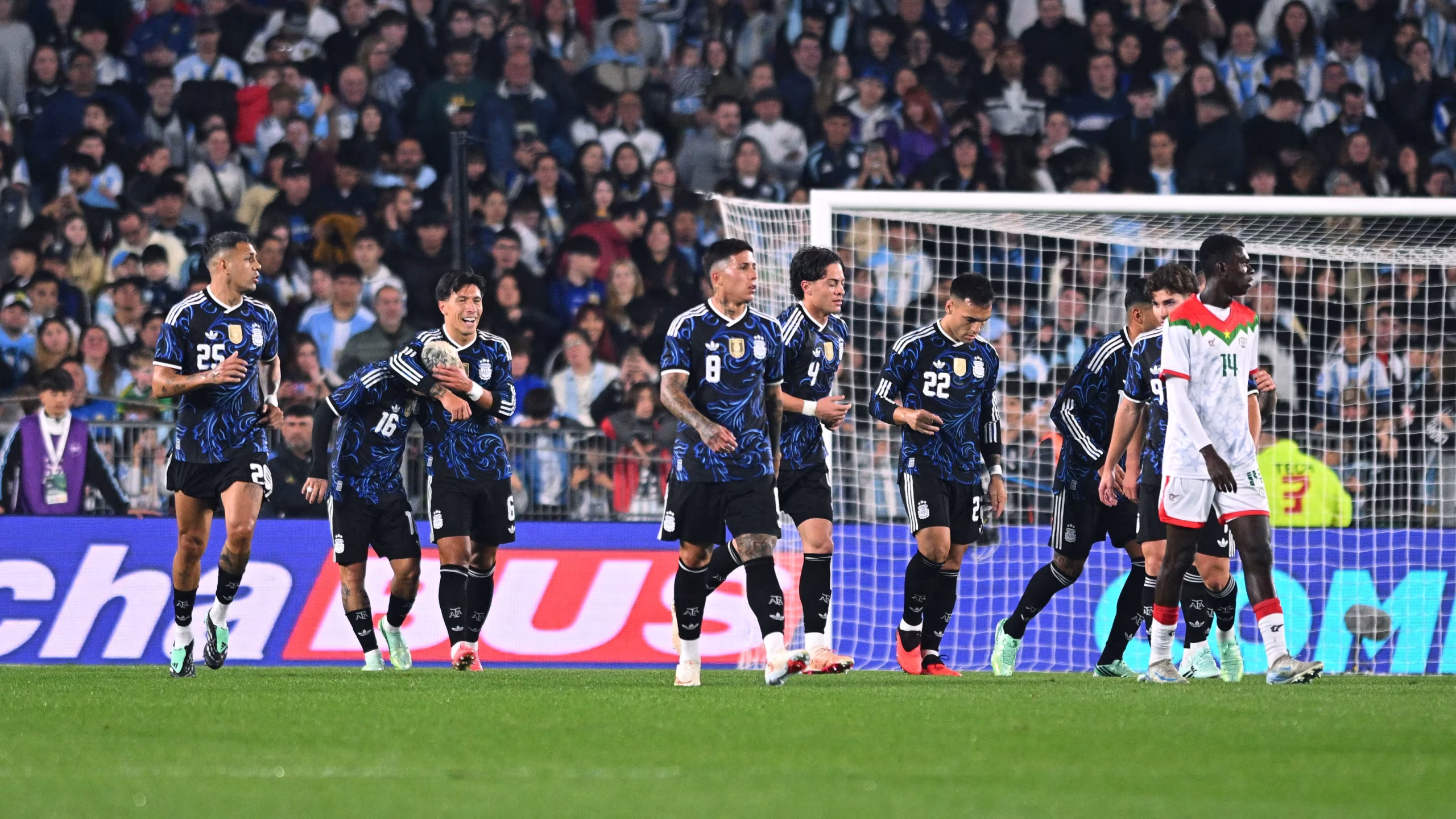 Argentina goleó 7-0 a Burkina Faso antes de la despedida de Messi